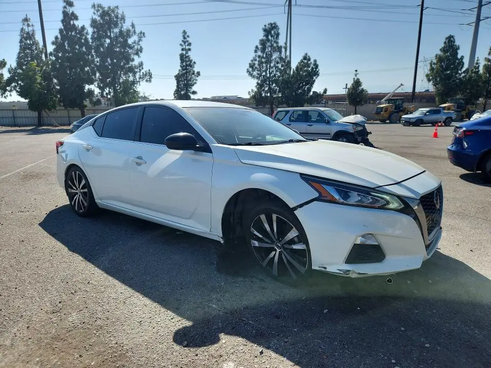 2020 NISSAN ALTIMA SR  