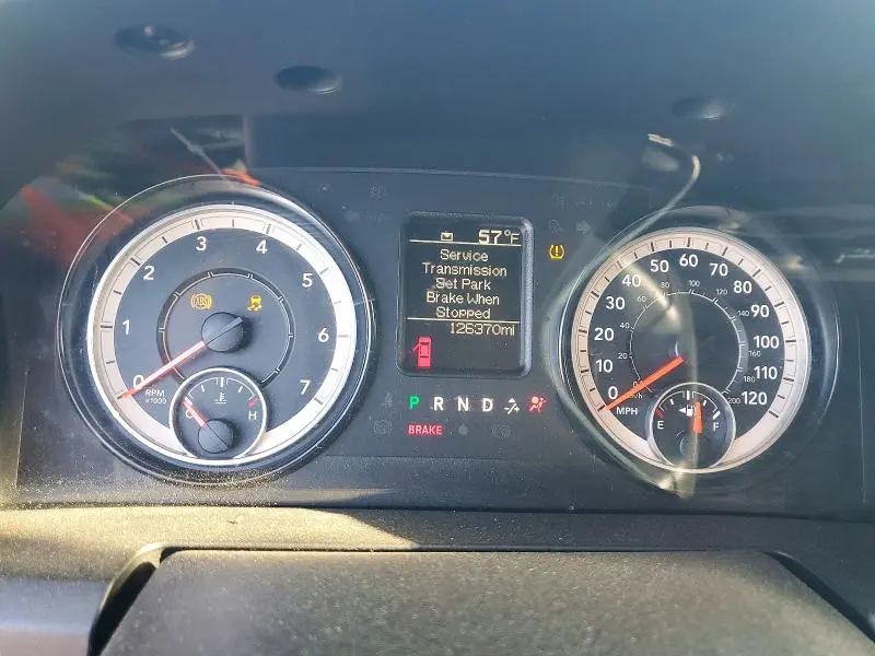 2017 RAM 1500 SLT  