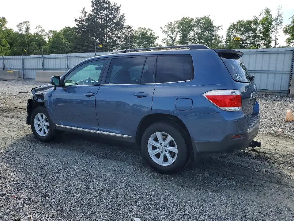 2012 TOYOTA HIGHLANDER SE  