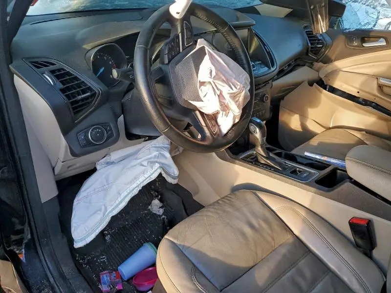 2019 FORD ESCAPE TITANIUM  