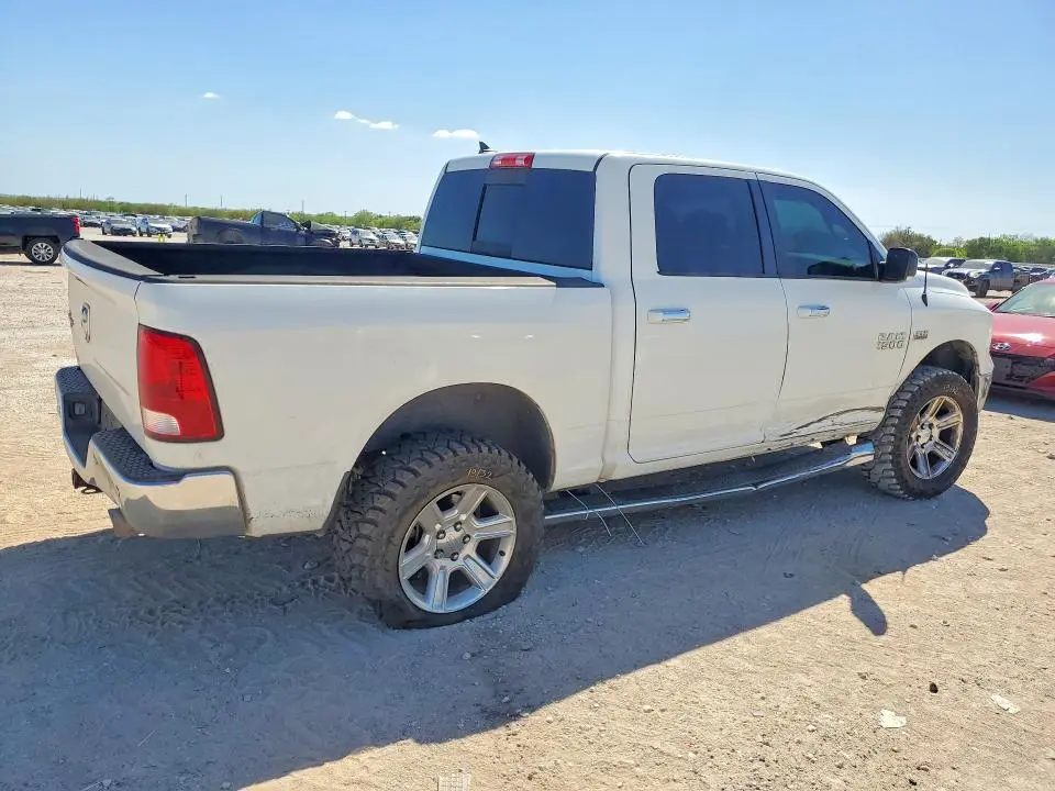 2015 RAM 1500 SLT  
