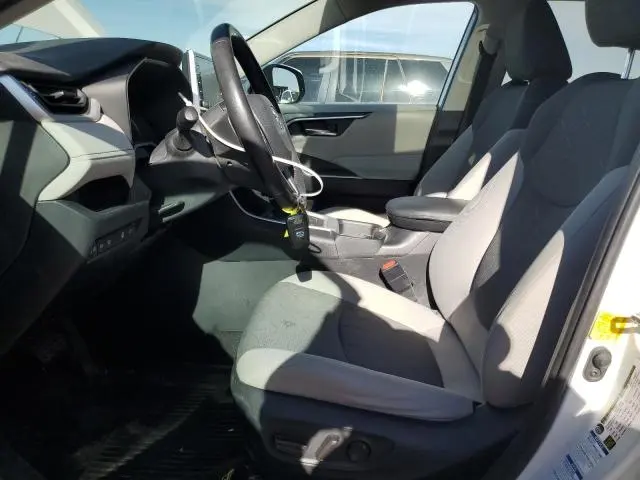 2020 TOYOTA RAV4 XLE  