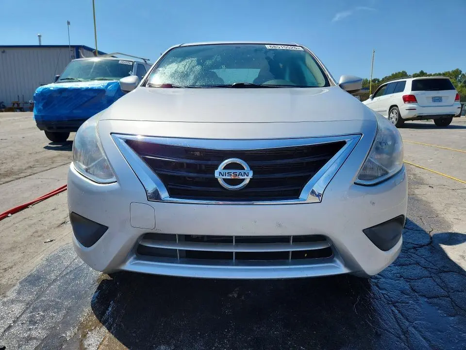 2019 NISSAN VERSA SV  