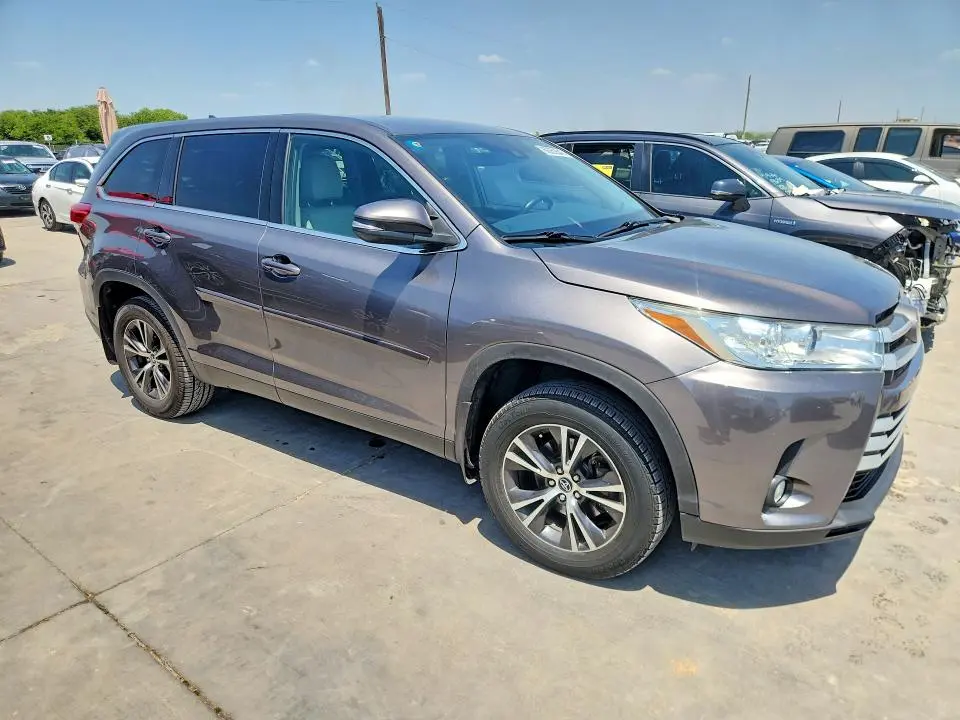 2019 TOYOTA HIGHLANDER LE PLUS  