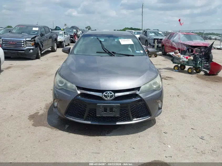 2015 TOYOTA CAMRY SE