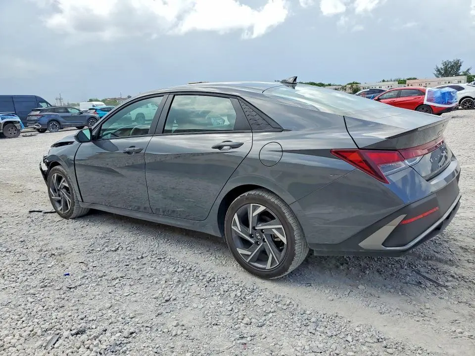 2025 HYUNDAI ELANTRA SEL SPORT  