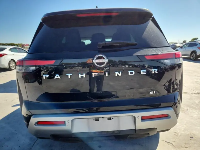 2022 NISSAN PATHFINDER SL  