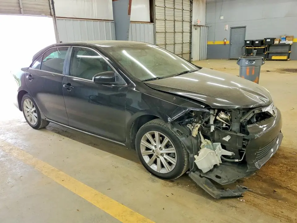 2014 TOYOTA CAMRY XLE  
