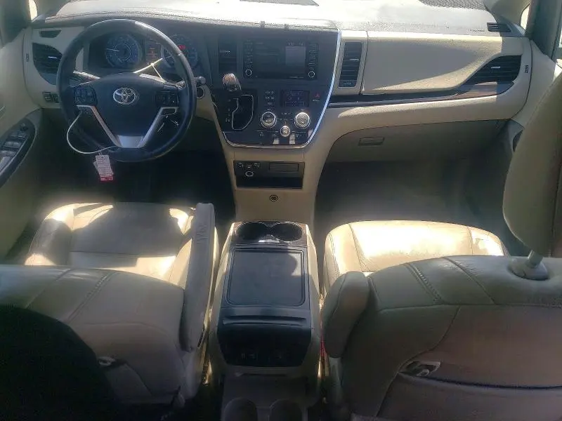 2018 TOYOTA SIENNA XLE 8-PASSENGER  