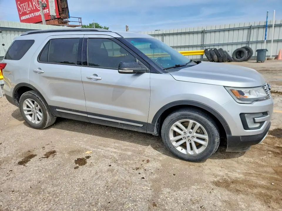 2017 FORD EXPLORER XLT  