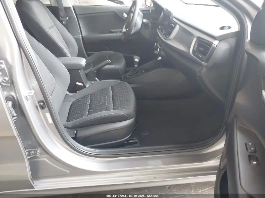 2023 KIA RIO 5-DOOR S