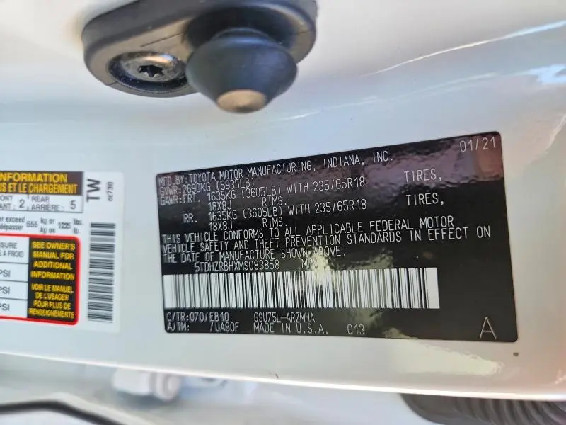 2021 TOYOTA HIGHLANDER XLE  