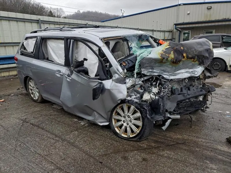 2012 TOYOTA SIENNA XLE  