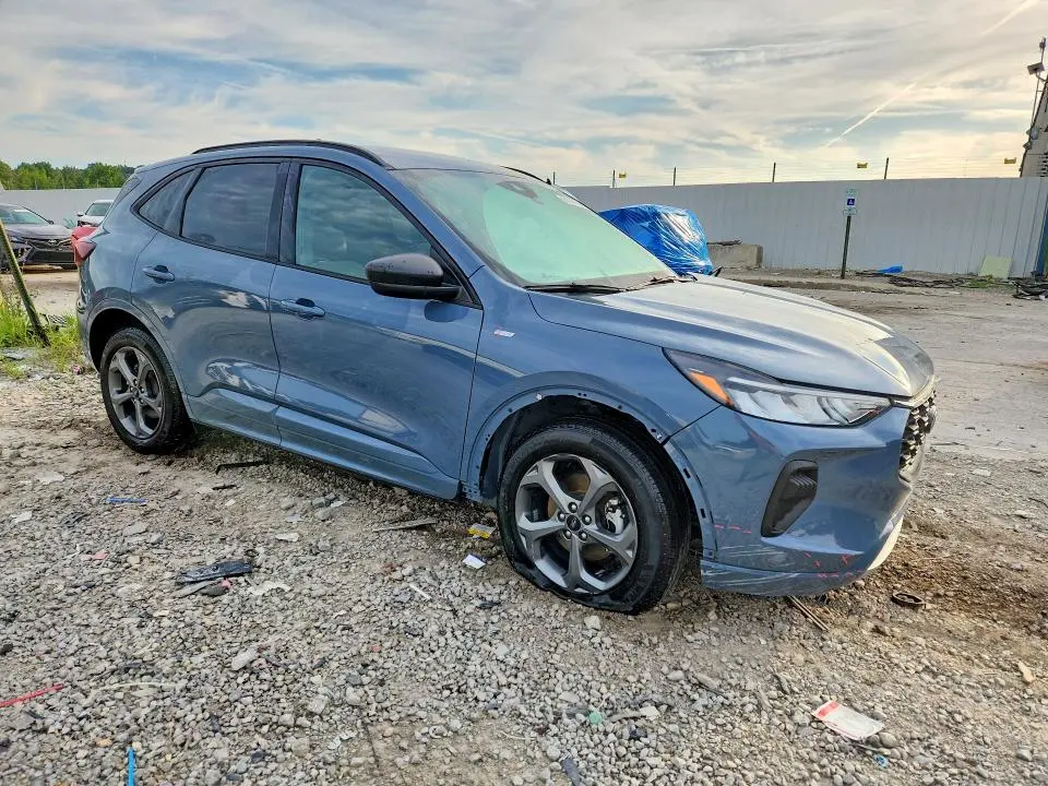 2023 FORD ESCAPE ST LINE  