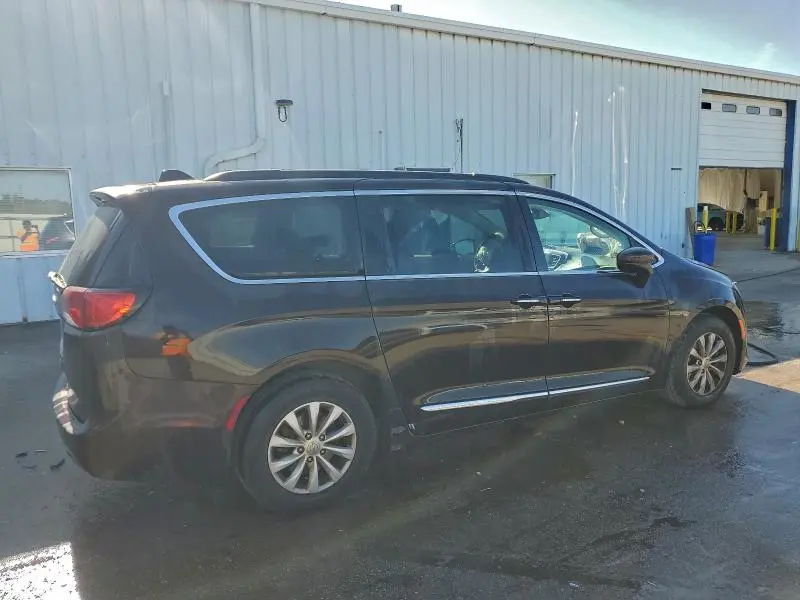 2017 CHRYSLER PACIFICA TOURING L  