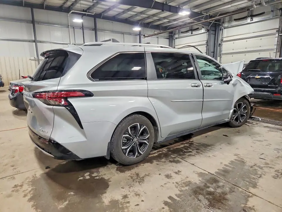 2025 TOYOTA SIENNA PLATINUM 7-PASSENGER  