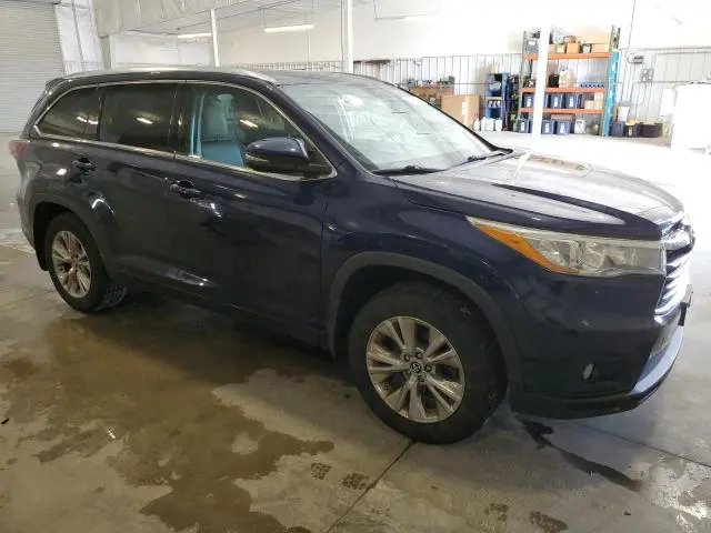 2016 TOYOTA HIGHLANDER XLE  