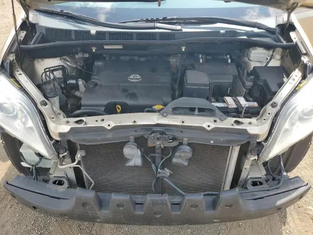 2011 TOYOTA SIENNA XLE  