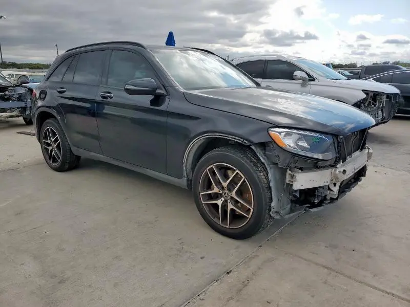 2017 MERCEDES-BENZ GLC 300  
