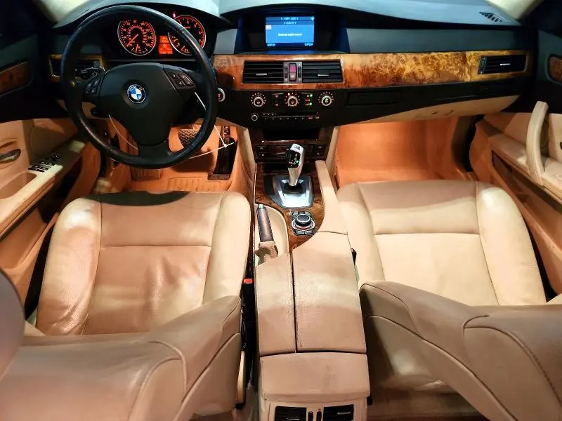 2010 BMW 528I   