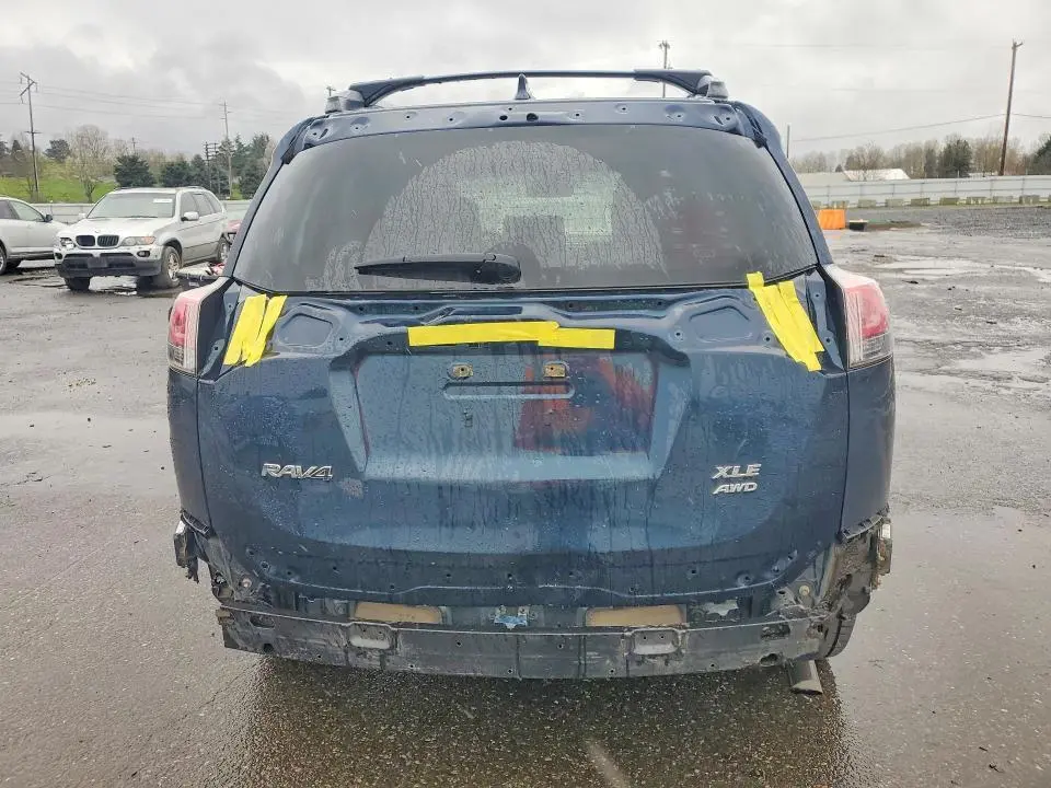 2018 TOYOTA RAV4 XLE  
