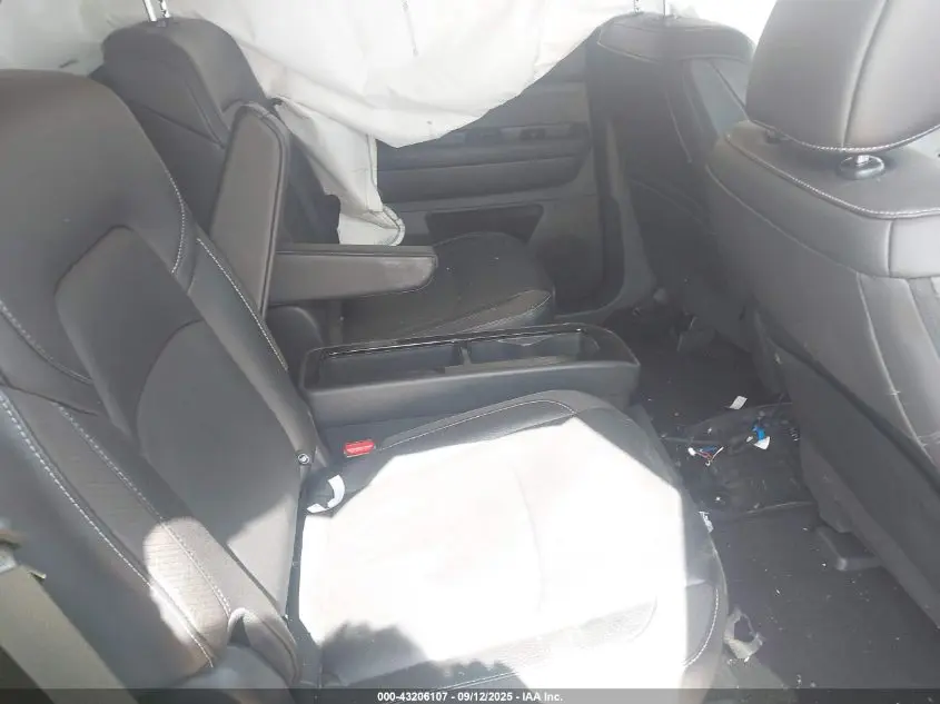 2024 NISSAN PATHFINDER SL FWD