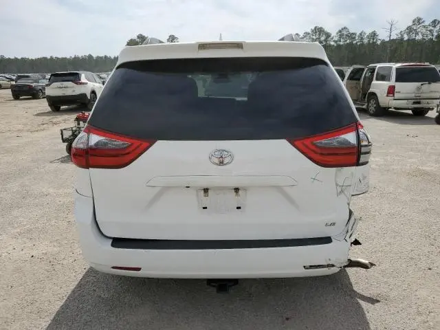 2020 TOYOTA SIENNA LE