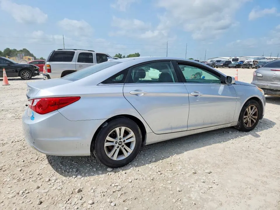 2012 HYUNDAI SONATA GLS  