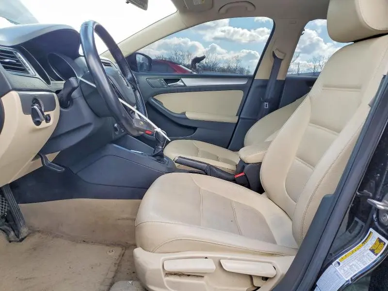 2015 VOLKSWAGEN JETTA SE  