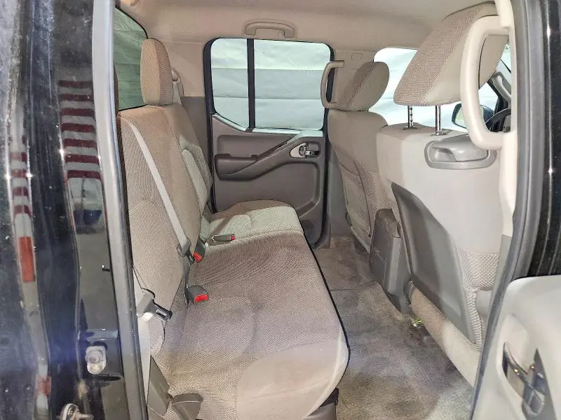 2013 NISSAN FRONTIER S  
