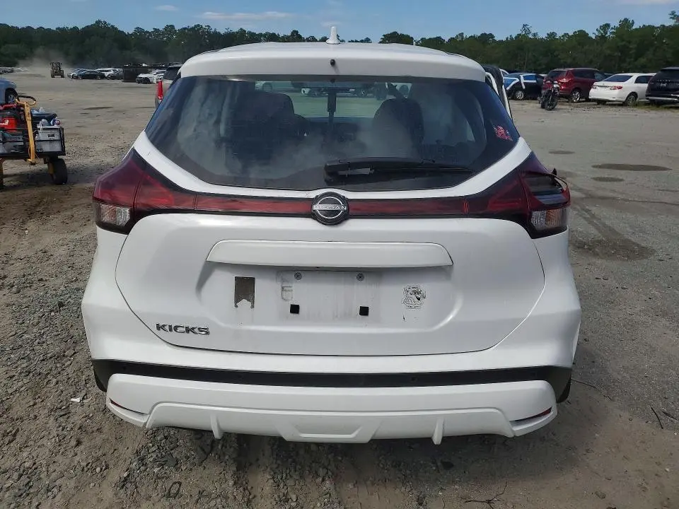 2024 NISSAN KICKS S  