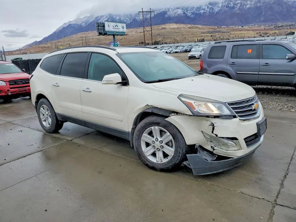 2013 CHEVROLET TRAVERSE LT  