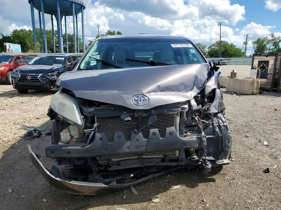 2013 TOYOTA SIENNA LIMITED 7-PASSENGER  