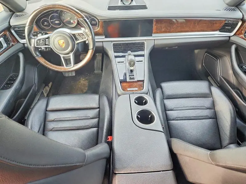 2018 PORSCHE PANAMERA 4  