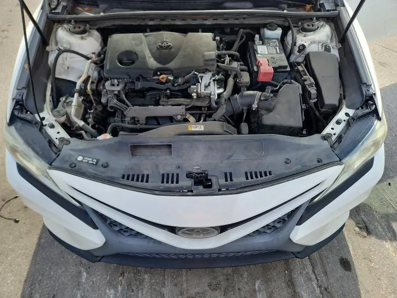 2019 TOYOTA CAMRY SE  