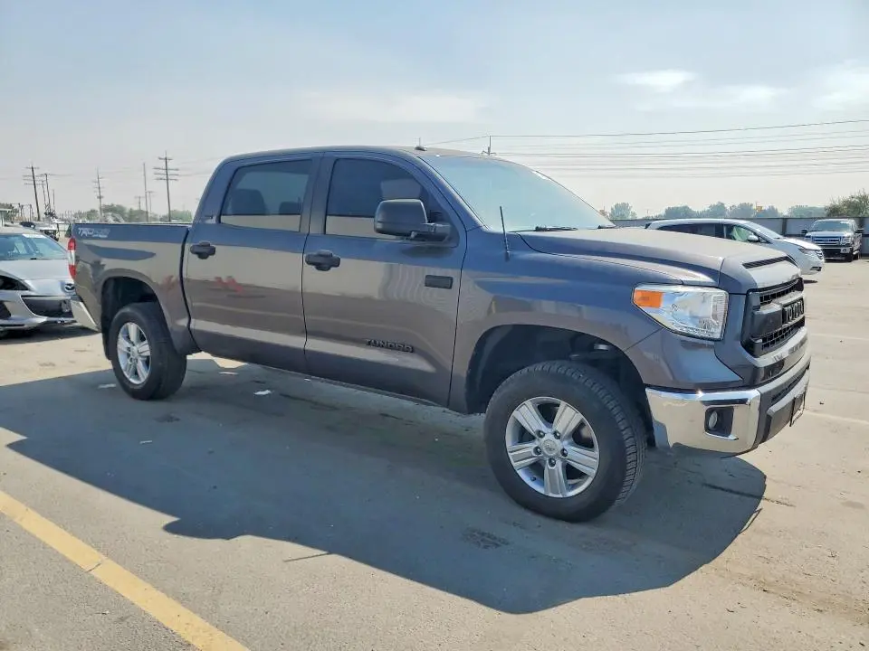 2017 TOYOTA TUNDRA SR5  
