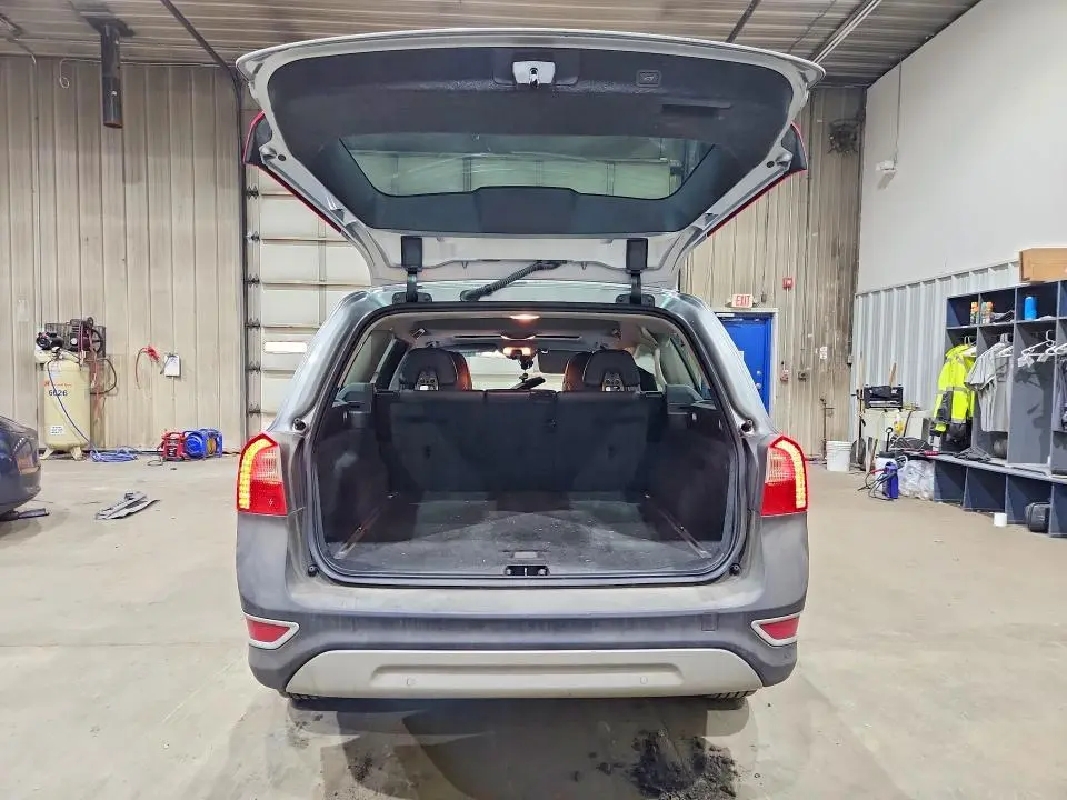 2012 VOLVO XC70 3.2  