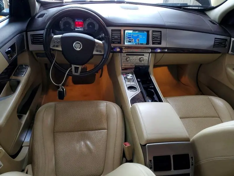 2011 JAGUAR XF PREMIUM  