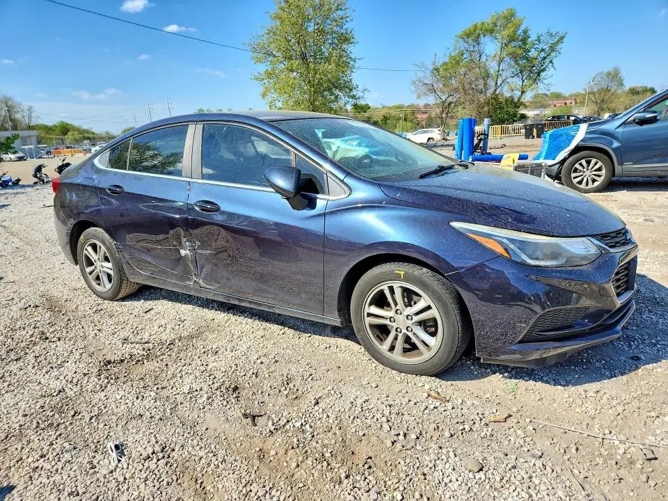 2016 CHEVROLET CRUZE LT  