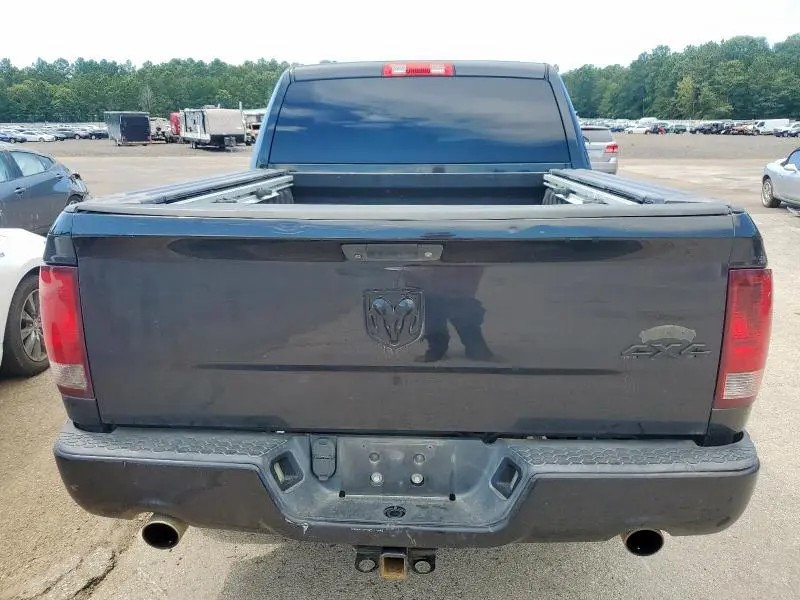 2016 RAM 1500 ST  