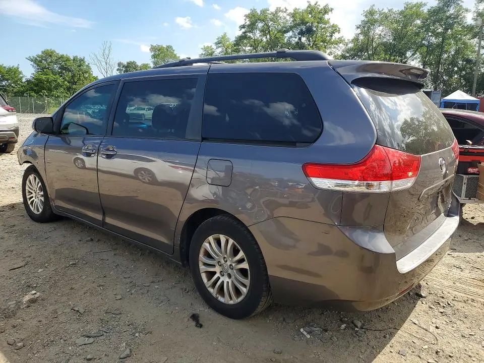 2011 TOYOTA SIENNA XLE 8-PASSENGER  