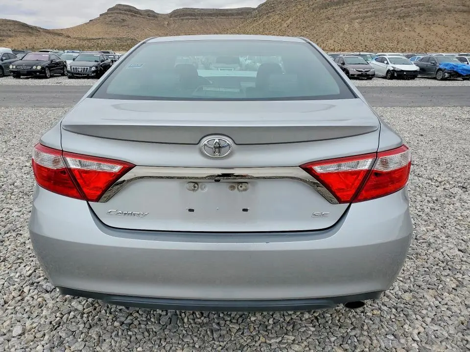 2017 TOYOTA CAMRY SE  