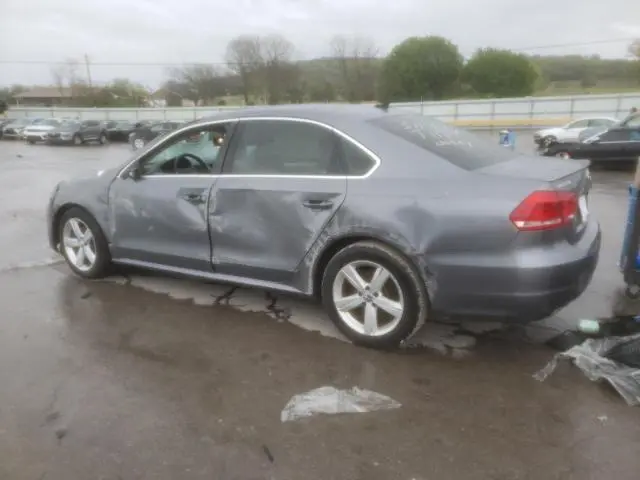 2013 VOLKSWAGEN PASSAT SE  