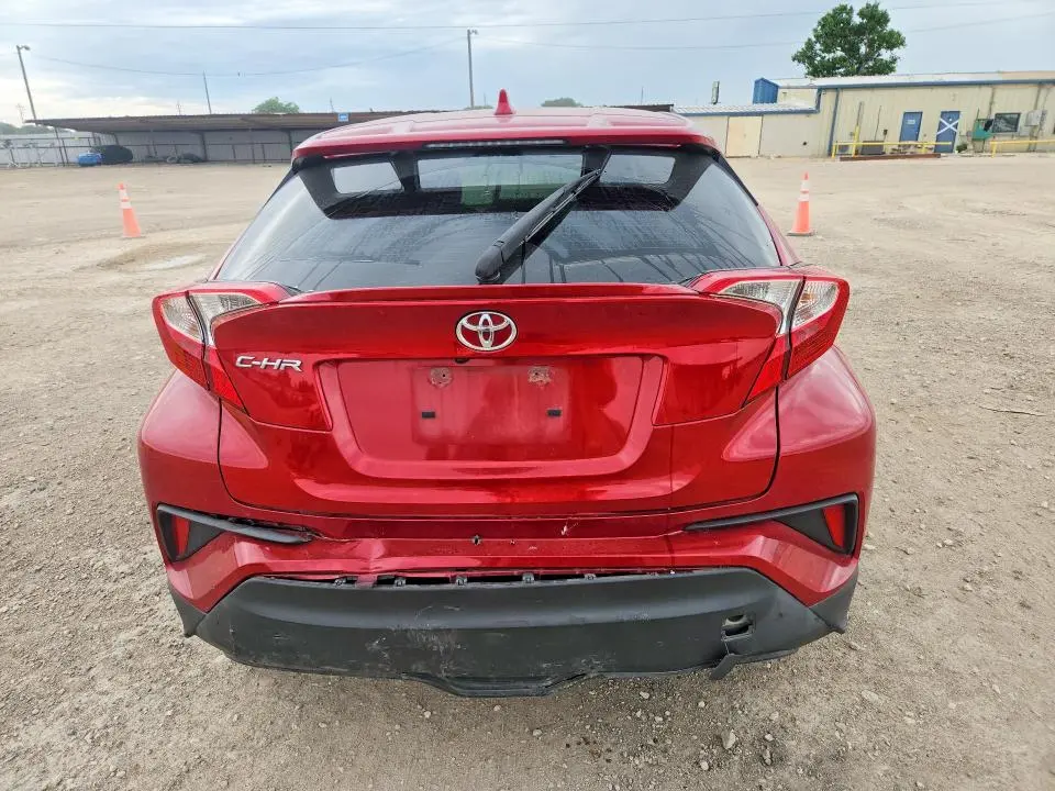 2020 TOYOTA C-HR LE  