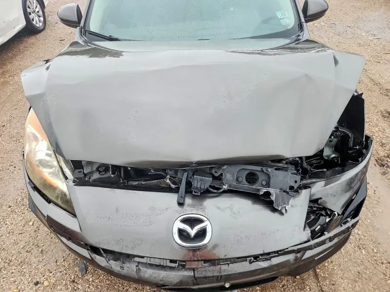 2010 MAZDA 3 S  