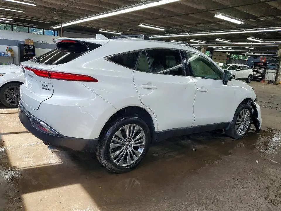 2022 TOYOTA VENZA XLE  