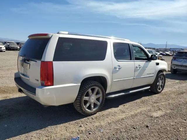 2011 CADILLAC ESCALADE ESV LUXURY  
