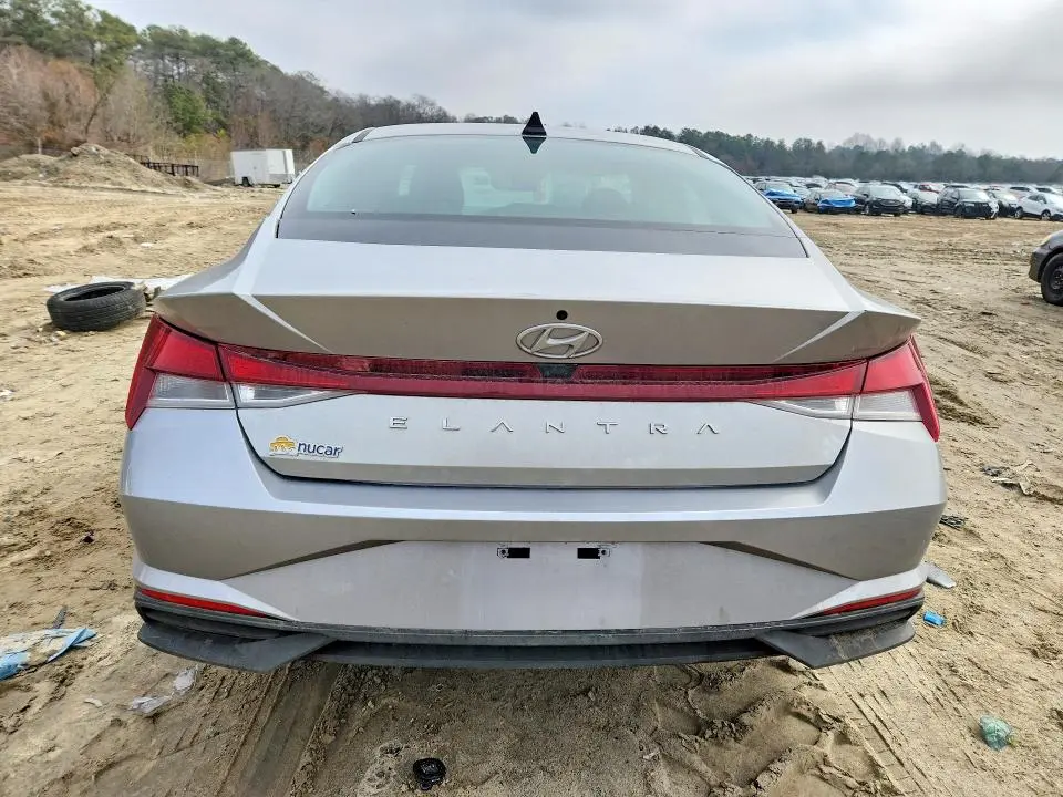 2022 HYUNDAI ELANTRA SEL  