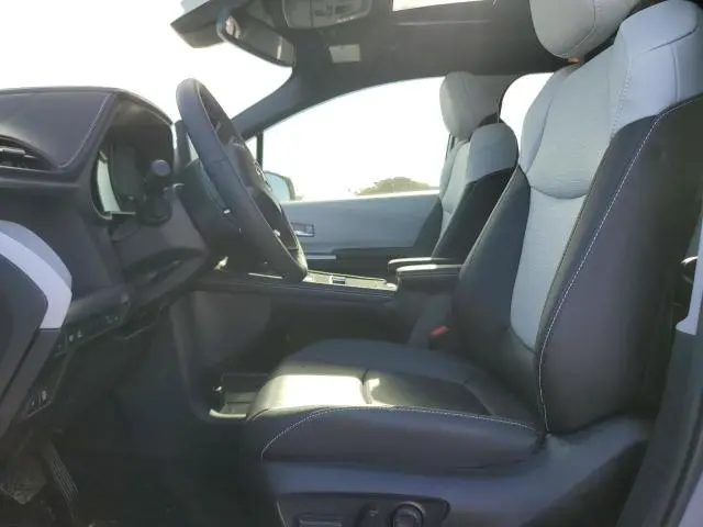 2025 TOYOTA SIENNA XSE  