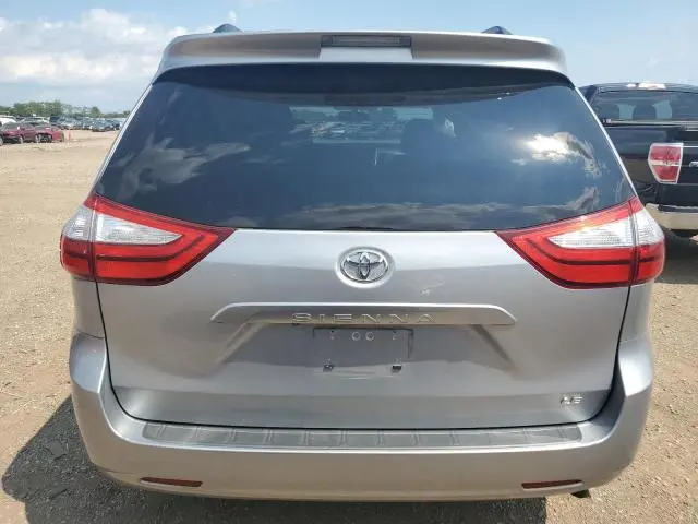 2015 TOYOTA SIENNA LE  